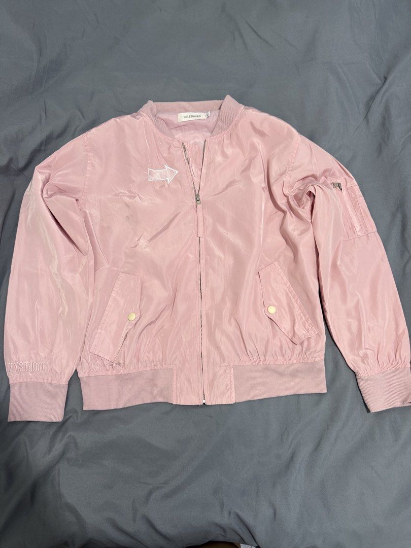Pink Jacket (Category: Coats, Jackets and Outerwear) located in Mansalay. Submitted by declutterandco (Listing ID 1435443599, Image 1). Description: good quality! .