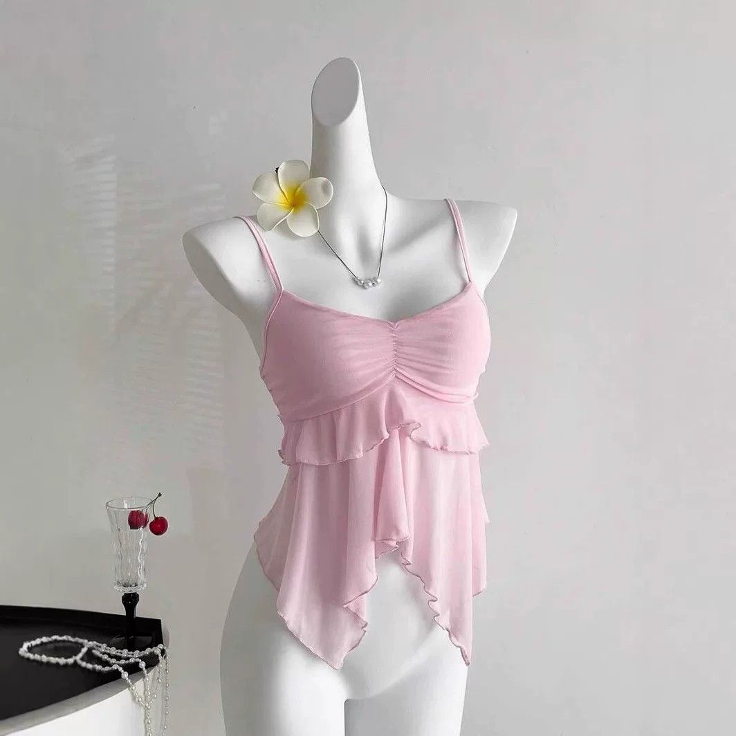Pink mesh top （分類：其他上衣）位於 Hong Kong。 由 pixie._.thrifts 提交（商品編號 1435502372，圖片 1）。簡介： brand new。
