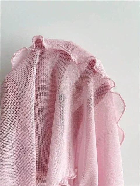 Pink mesh top （分類：其他上衣）位於 Hong Kong。 由 pixie._.thrifts 提交（商品編號 1435502372，圖片 2）。簡介： brand new。