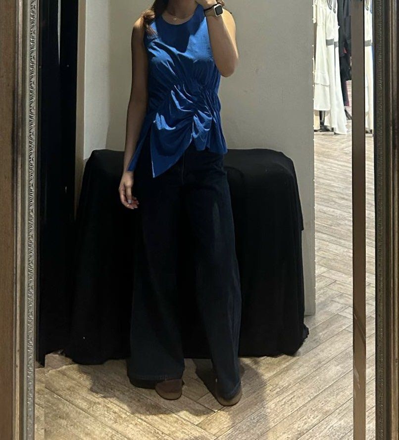 Plains & Prints blue scrunched sleeveless top (Category: Sleeveless) located in San Juan City. Submitted by e_declutters2019 (Listing ID 1435461211, Image 2). Description: •10/10 condition • no longer being sold on website/online.