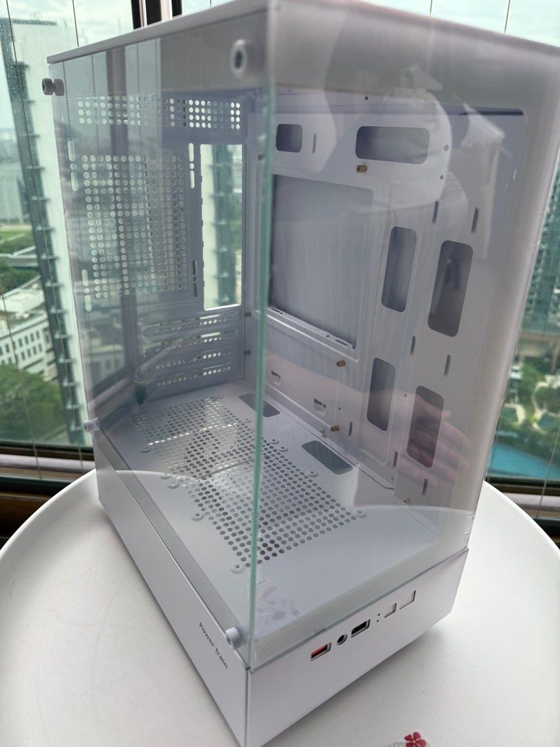 Power train computer casing (Category: Computer Parts) located in Singapore. Submitted by xenders (Listing ID 1399465806, Image 1). Description: Brand new in box as per pics White Colour Retails at $90 Self collect at Normanton Park condo or add $15 for islands wide delivery Side a bit Dent in pics but the casing is new selling cheap to clear Not for fussy.