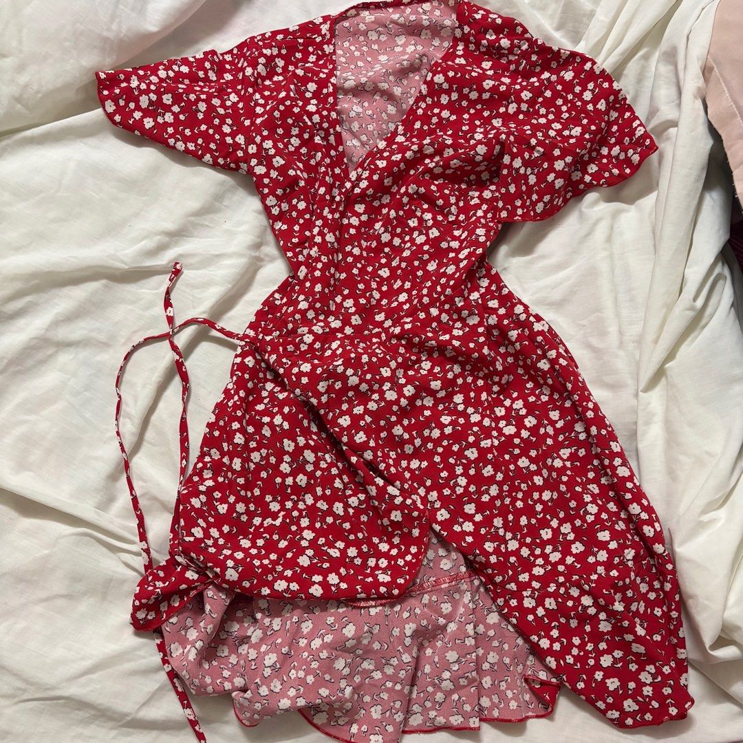 Preloved Dress and coords (Category: Dresses) located in San Pablo. Submitted by classydaniii (Listing ID 1435433109, Image 1). Description: 180 each dress size range xs-small dm me for more info.