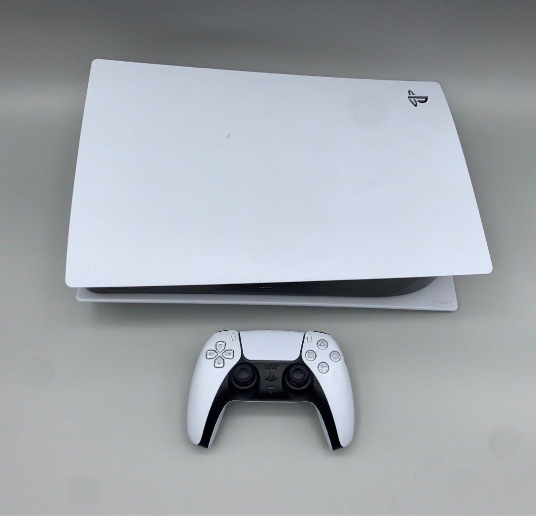 🈹Ps5 厚機光碟版、Ps5厚機數位版、Ps5 Slim數位版、Ps5 Slim 光碟版（Xbox/Ps4/Steam deck/Rog allay 可以置換） （分類：PlayStation）位於 Hong Kong。 由 stationgame.26 提交（商品編號 1425480230，圖片 1）。簡介： （可以用Xbox/Ps4/Steam deck置換） 功能100%正常（有貨 唔使問） 冇盒、單 配件：主機、手摯、HDMI、火牛 ——————————————————- Ps5 厚機數位 sold Ps5厚機光碟行貨 $2900 有盒 Ps5 Slim數位板 sold 圖3: Slim光碟版$3500 有盒 ——————————————————- 可pm攞開機片 觀塘綫、將軍澳綫站內交收 8-9成新 謝絕完美主義🙏🏻。