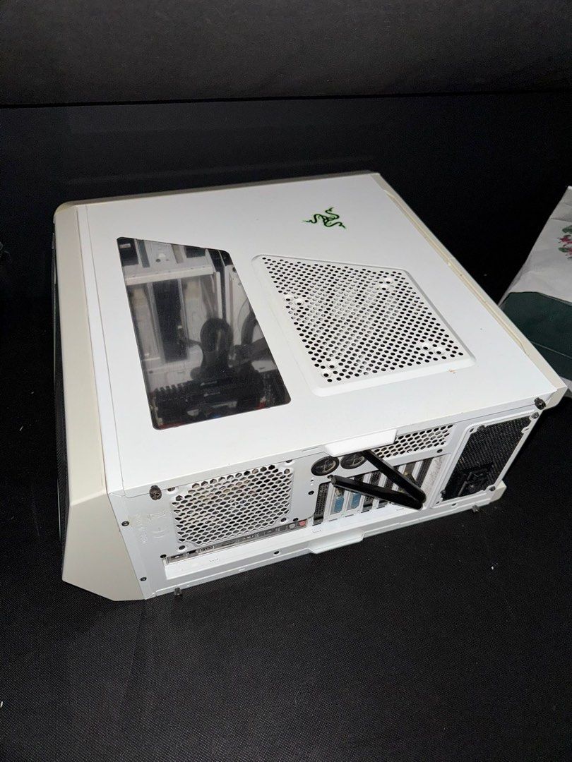 Razer/ASUS White Gaming PC Desktop442342725544192001