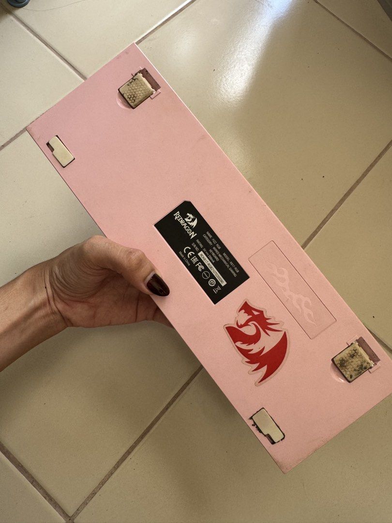 Redragon Fizz K617-RGB (Category: Computer Keyboard) located in Pasig City. Submitted by riiloved (Listing ID 1435354716, Image 3). Description: - Wired.
