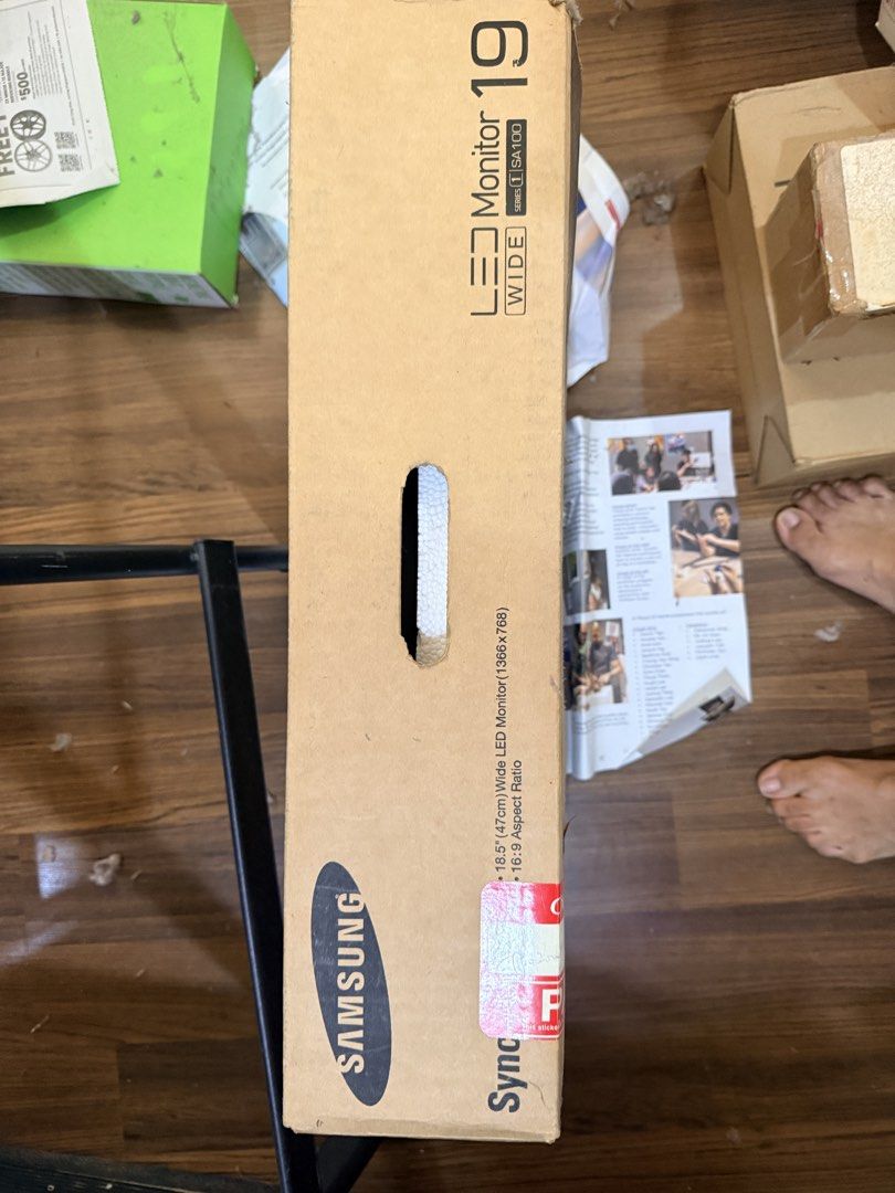 Samsung SyncMaster 19" LED Monitor442118687393720322