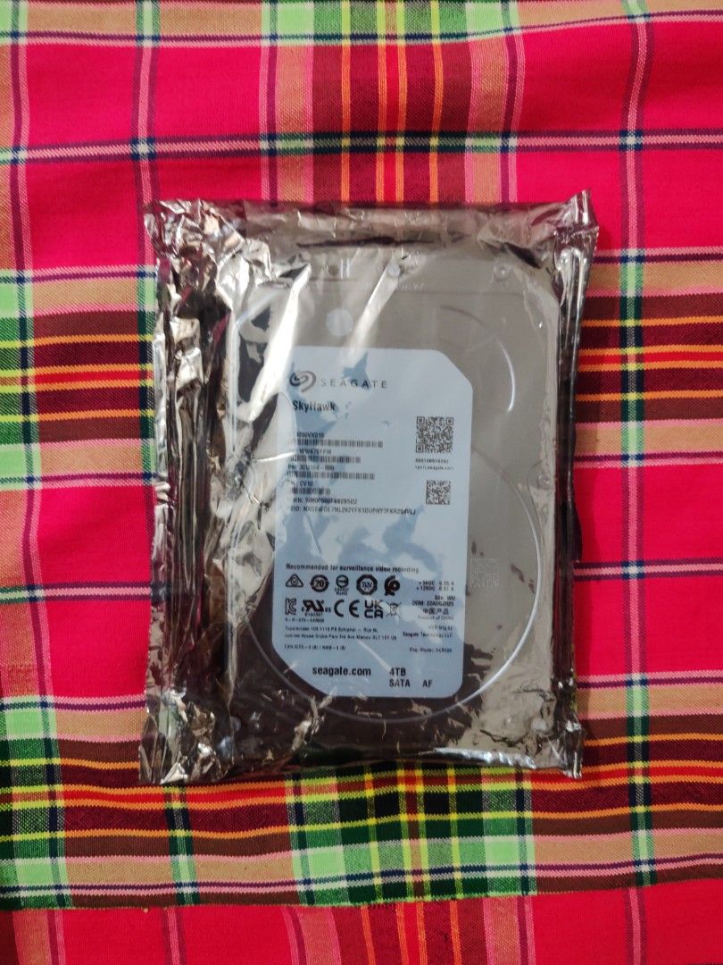 Seagate SkyHawk 4TB SATA Hard Drive442122229745592321