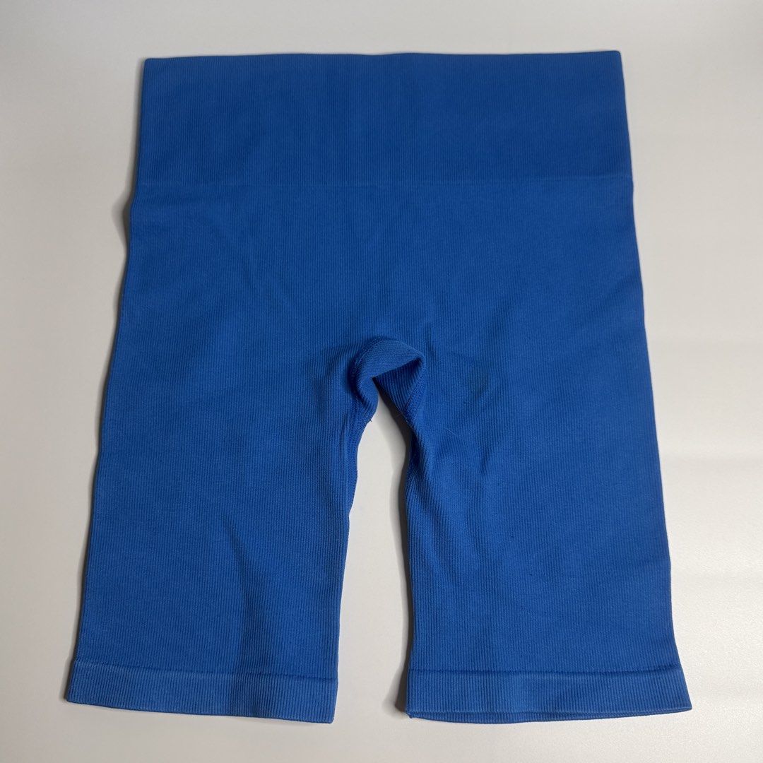 Seamless Workout Shorts, Cyclings (Category: Activewear) located in Manila. Submitted by ashleydeni54241 (Listing ID 1435489571, Image 2). Description: Cyclings, Seamless Shorts 180-220 php 📍Davao City .