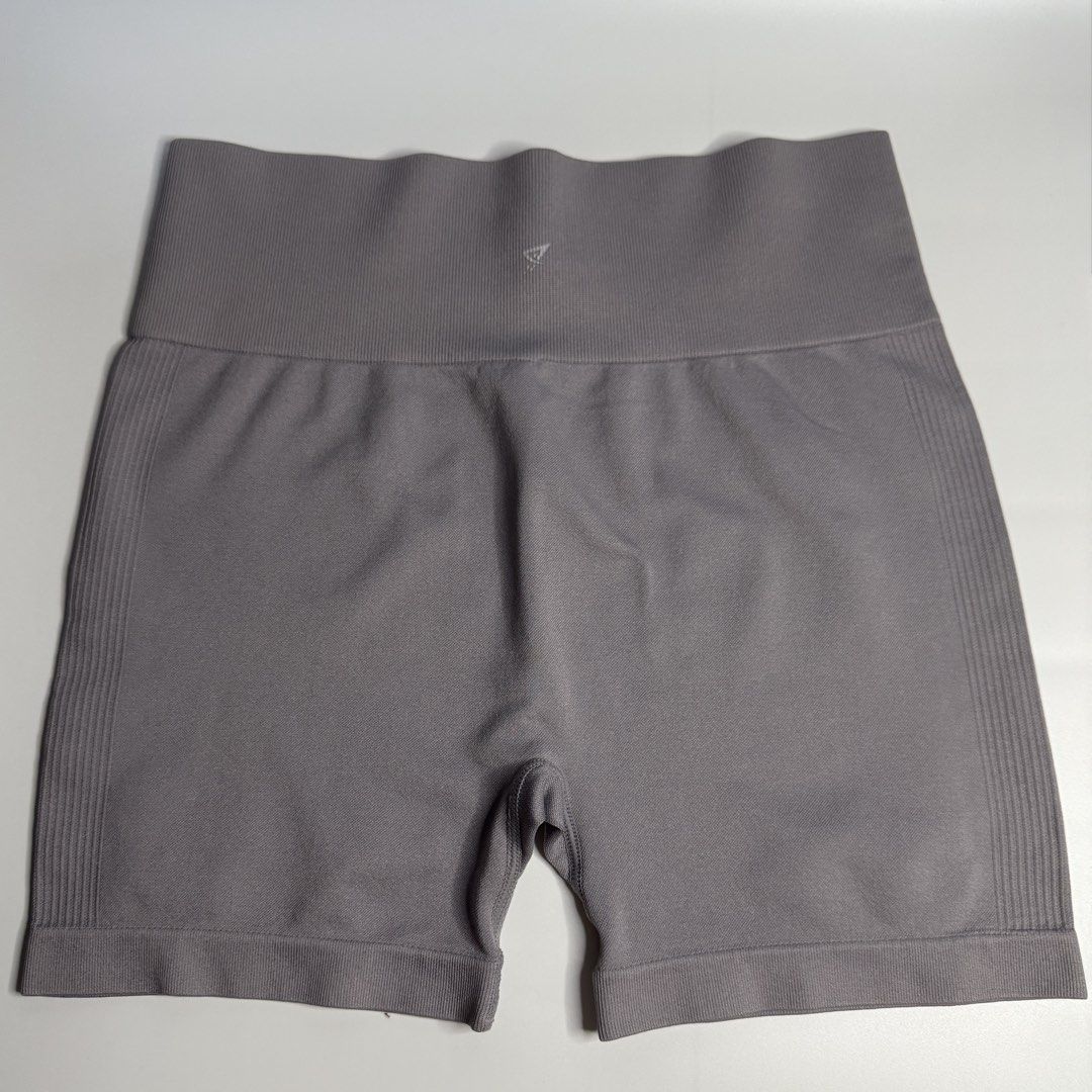 Seamless Workout Shorts, Cyclings (Category: Activewear) located in Manila. Submitted by ashleydeni54241 (Listing ID 1435489571, Image 1). Description: Cyclings, Seamless Shorts 180-220 php 📍Davao City .
