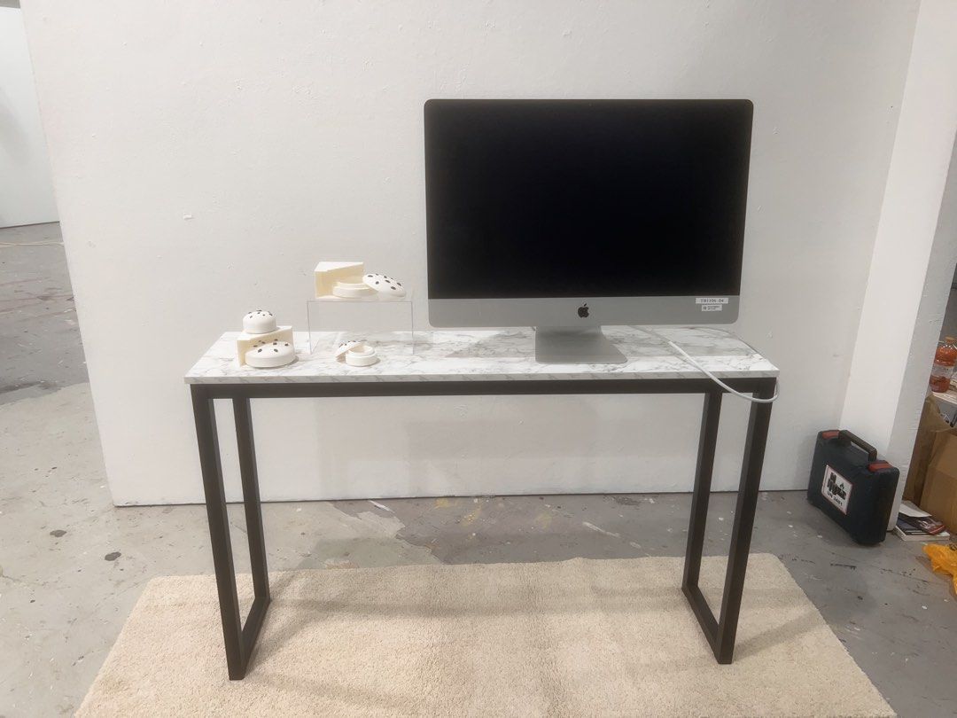 Side long Table442076490545899521