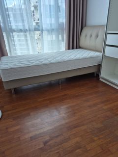 (Category: ) located in . Submitted by zhangyi821 (Listing ID 1435364207, Image 1). Description: .