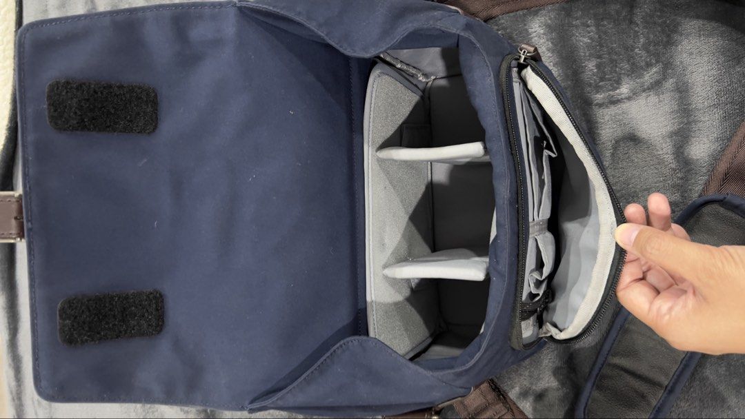 Sirui camera shoulder bag (Category: Camera Bags & Carriers) located in Quezon City. Submitted by steeephy (Listing ID 1435454668, Image 3). Description: Sirui camera shoulder bag in indigo blue. With waterproof cover. Bought in Yodabashi Japan..