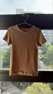 (Category: ) located in . Submitted by authenticwardrobepieces (Listing ID 1435347406, Image 1). Description: .