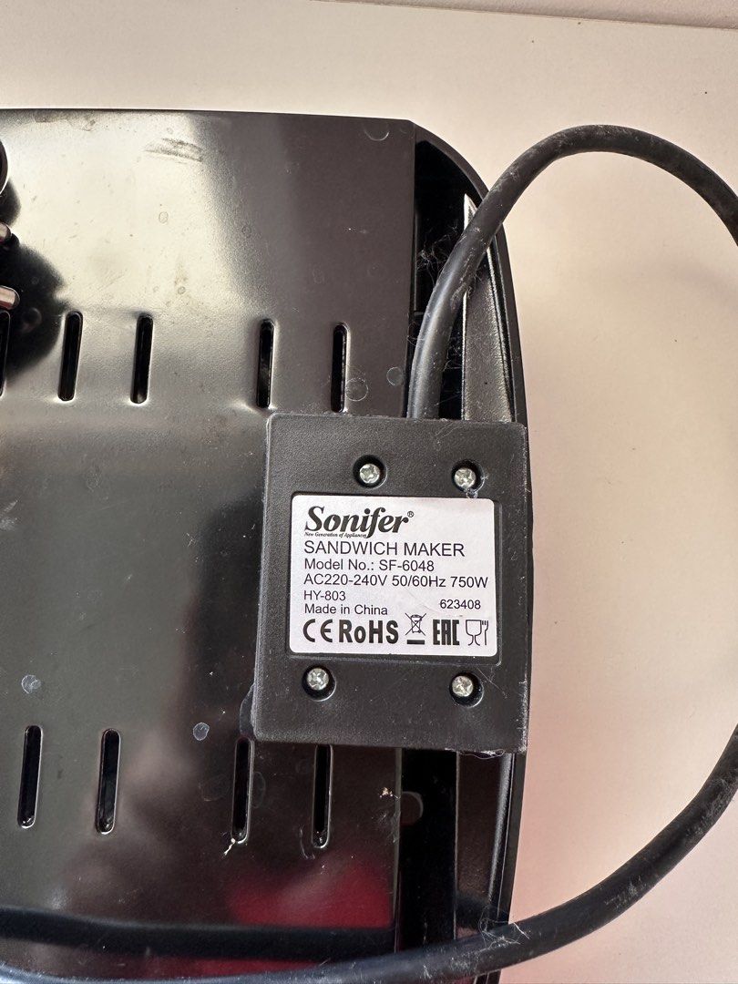 Sonifer Sandwich Maker & Toaster SF-6048 (Category: Cookware & Accessories) located in Las Pinas. Submitted by jolszn (Listing ID 1435348692, Image 3). Description: used it once for a school event naka-stock lang kaya need punasan no issues & works perfectly rfs: decluttering 📍 las piñas.