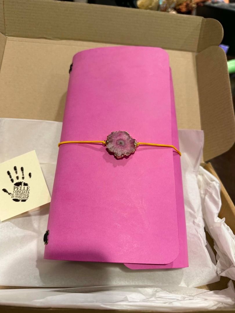 Sting & Snout Bindery Leather Folio Travelers (Category: Stationery & School Supplies) located in Manila. Submitted by memorylanestore (Listing ID 1435389743, Image 2). Description: Brand: Sting & Snout Bindery Color: Pink Sorbet Size: TRAVELERS BRANDNEW Complete with the original box/packaging RFS: Gifted by my sister but I already have an existing folio What's included? 1 x Leather Cover & Cord 2 x Plain Tomoe Notebook Refills (120 pages) Dimen