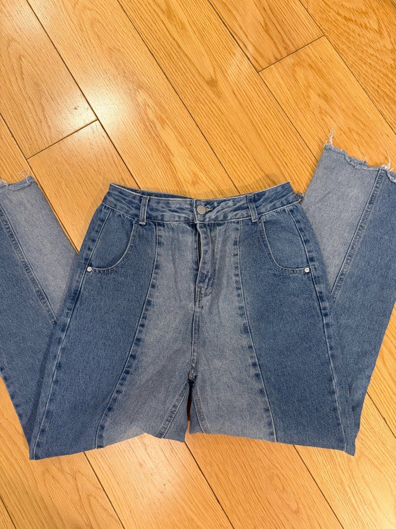 Straight Two-Toned Denim Jeans (Category: Jeans) located in Makati City. Submitted by shopbb (Listing ID 1435437627, Image 1). Description: Fits 26 waisline No brand .