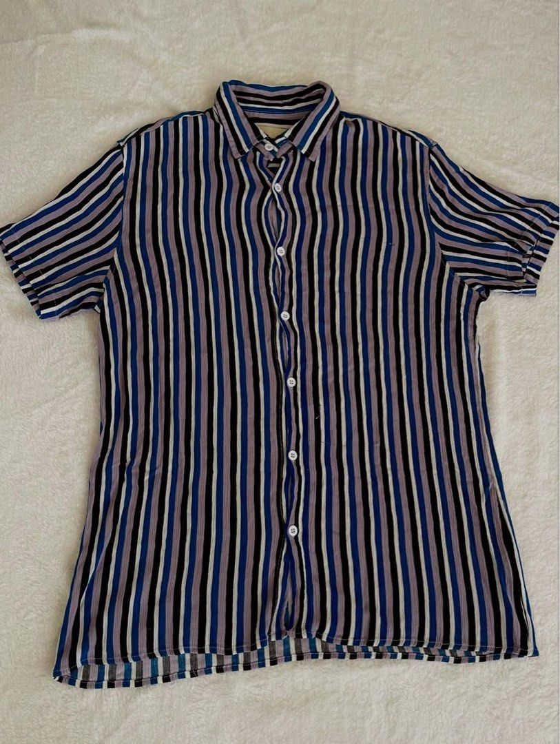 striped buttondown short sleeve top (Category: Tshirts & Polo Shirts ) located in Las Pinas. Submitted by cccurations (Listing ID 1435359204, Image 1). Description: 💐🌞🌸⛱️spring/summer collection is out on our ig @cccurations🌺🏝️🌷🌊 🔖 striped buttondown short sleeve top 🪡 brand: smyth 🪡 size on tag: L 🪡 length: 27” 🪡 pit to cuff: 3” 🪡 bust: 38” 🪡 flaw/s: thread runs in front! 🔖 FREE! just pay for shipping ☺️ 🔖 comment “mine” to get t