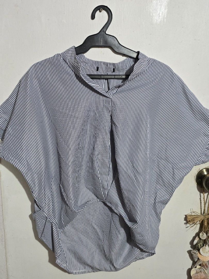 Striped Top (Category: Shirts) located in Manila. Submitted by hellomrys (Listing ID 1435393932, Image 1). Description: - Classic striped Pattern Fits M to L.