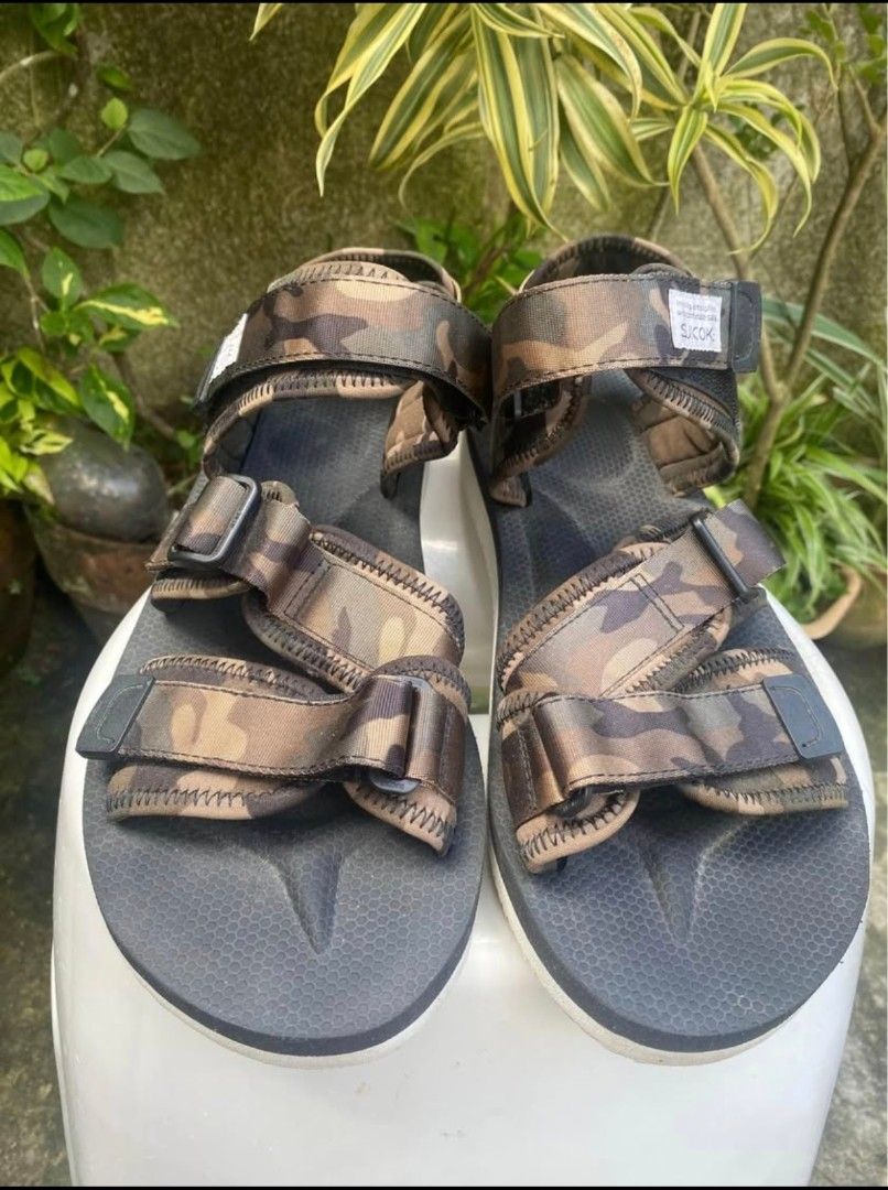 Suicoke Camo Sandals (Category: Activewear) located in Cavite. Submitted by circa1925 (Listing ID 1435365139, Image 3). Description: - Suicoke camo sandals - Adjustable straps for a custom fit - Black sole with a white border - Features the Suicoke logo - Size indicated on inner strap Suicoke x End sandals Size 11us Excellent condition 3,000 plus sf or meetup ( manila / cavite ).