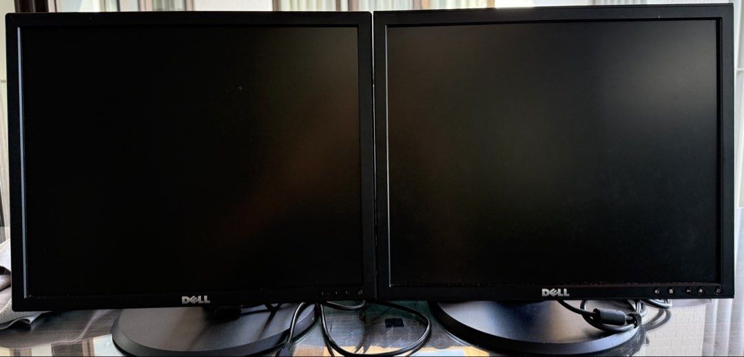 ThinkPad Docking Station + 2 Dell Monitors441910111671439364