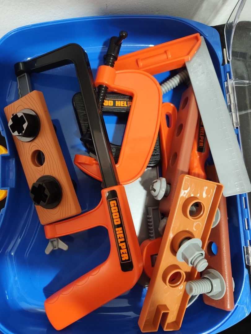 Tool Set Toy Kingdom (Category: Kids Toys) located in Cavite. Submitted by mdrjtb (Listing ID 1435393361, Image 2). Description: May Basag lang po lalagyanan..