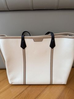 （分類：）位於 。 由 kurisuteee 提交（商品編號 1435391569，圖片 1）。簡介： 。
