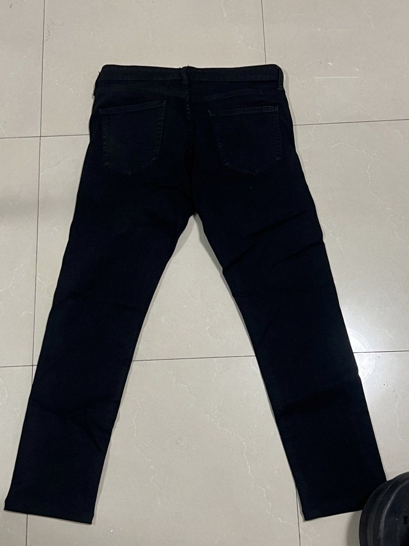 Uniqlo Black Jeans Size 33 (Category: Jeans) located in San Fernando. Submitted by notcfrank (Listing ID 1435401945, Image 2). Description: Uniqlo black jeans. Straight leg, ankle zipper. Size 33 (84cm). Cotton blend. USED 2x/3x pl if interested.