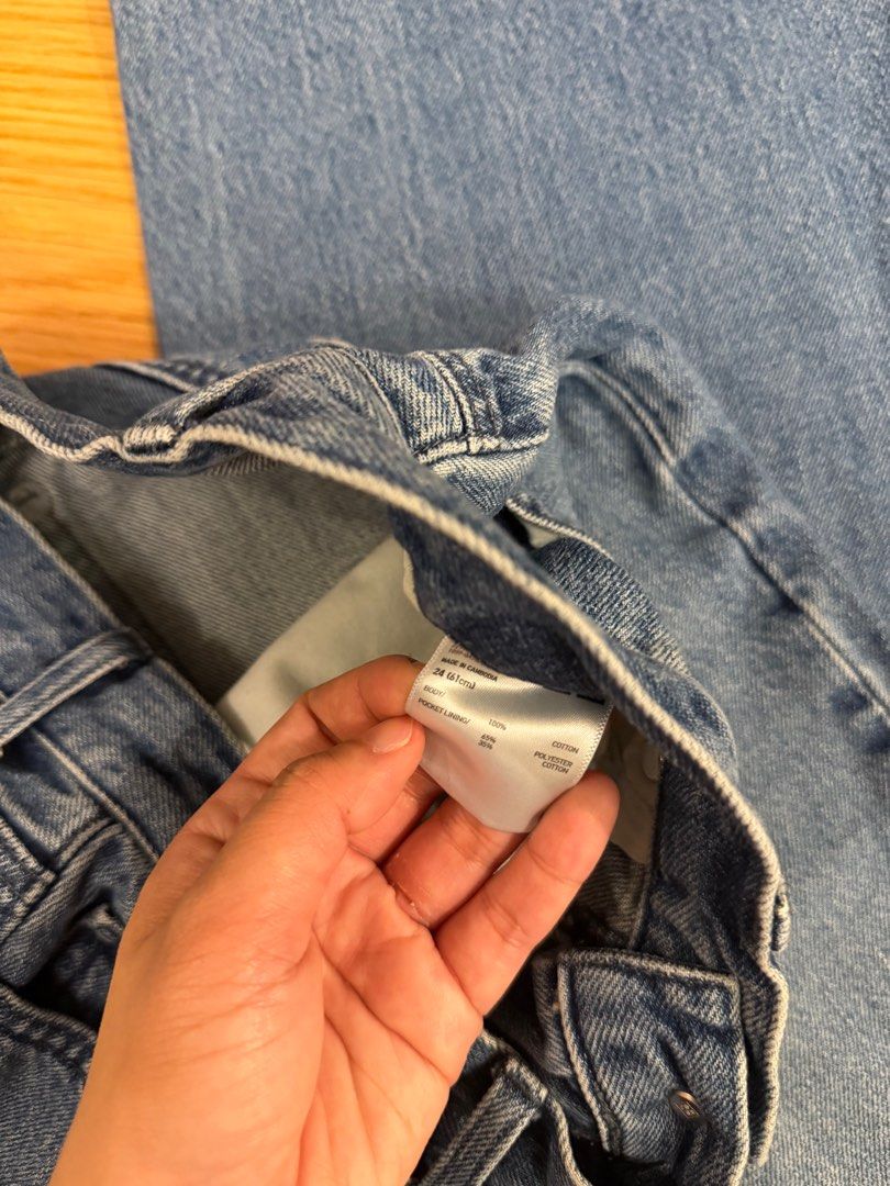 Uniqlo Straight Jeans (Category: Jeans) located in Makati City. Submitted by shopbb (Listing ID 1435437202, Image 2). Description: Uniqlo Straight Jeans Size 24 / 61 cm on tag For ref my usual waist is 26-27 inches.