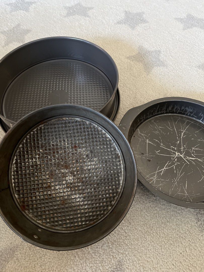 Used Cake Pans - Set of 3