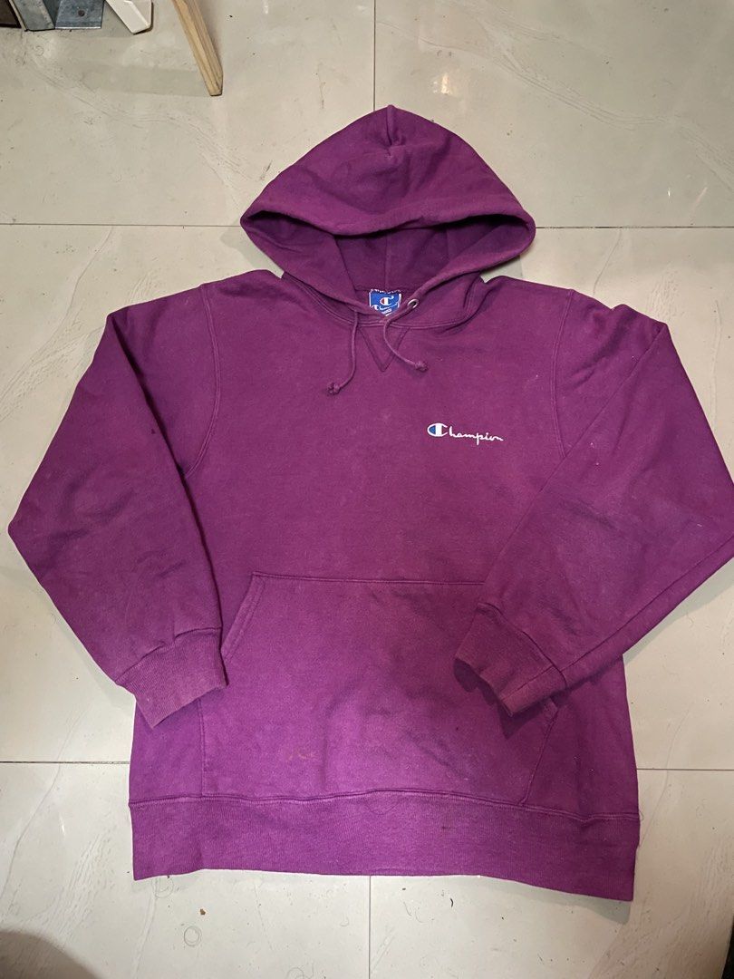 Vintage Champion Reverse Weave Pullover Hoodie (Category: Coats, Jackets and Outerwear) located in Malaybalay. Submitted by mo0rph (Listing ID 1435449759, Image 1). Description: 25Lx20w 23 sleeves Sunfaded need wash Add 120 sf jnt Mindanao Gcash.