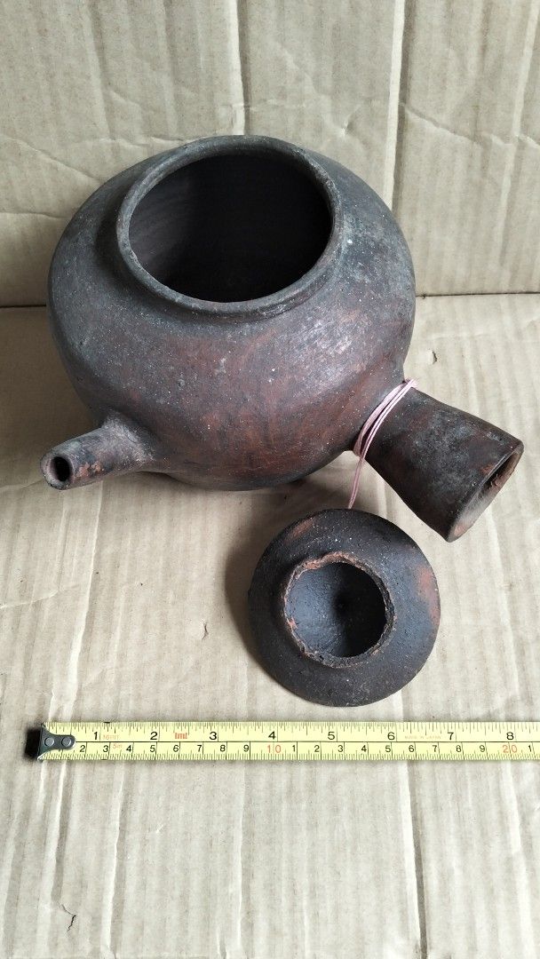 Vintage Clay Pot with Lid442297174249984002