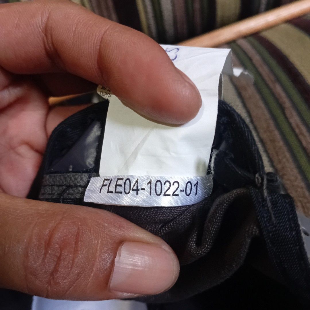 Volcom Cap (Category: Caps & Hats) located in Taguig. Submitted by conniemdcruz (Listing ID 1435480943, Image 3). Description: Volcom Snapback Verygood condition 500.