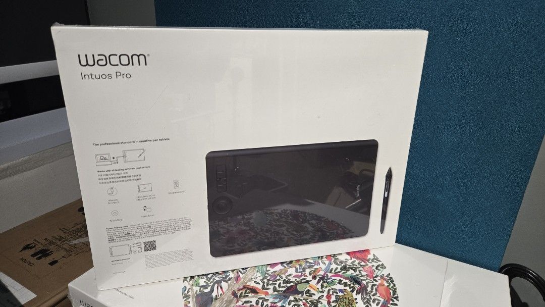 Wacom Intuos Pro Drawing Tablet - Brand New442257513864898561