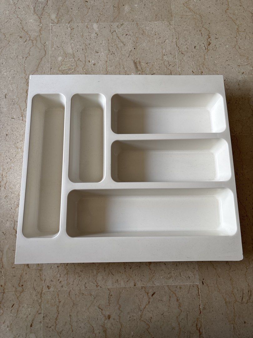 White Plastic Drawer Organizer 41 x 37.5cm