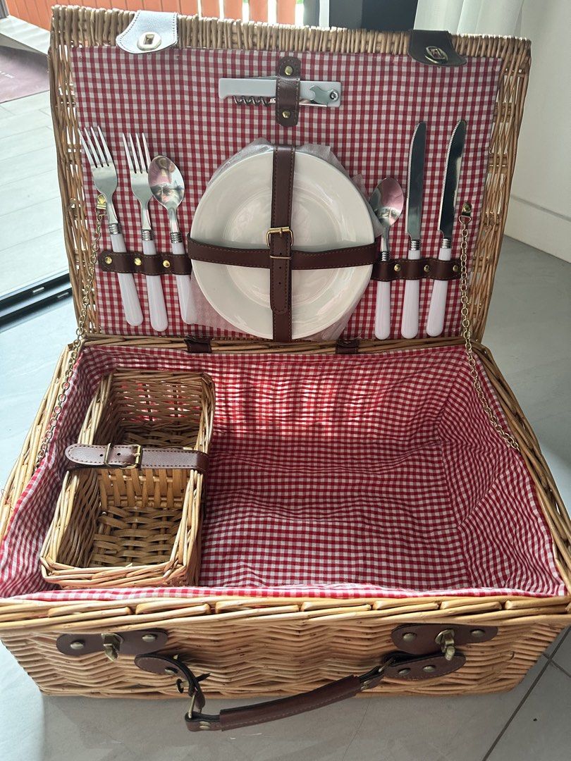 Wicker Picnic Basket Set with Utensils