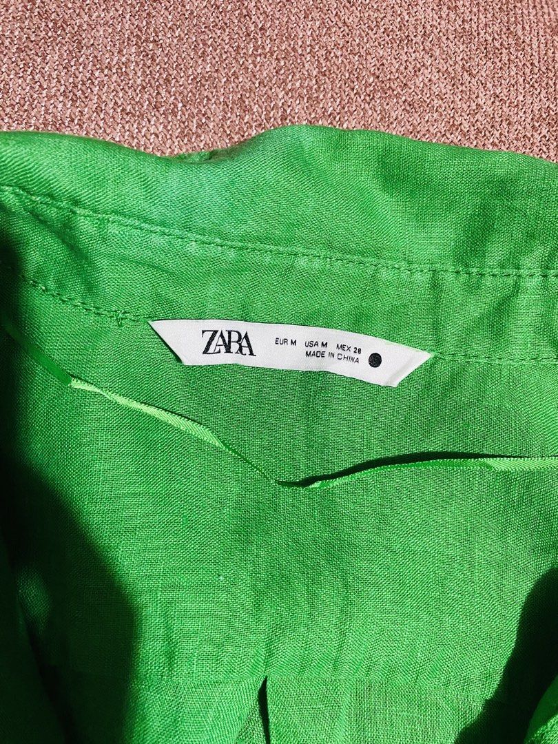 ZARA BLOUSE (Category: Sleeveless) located in Baguio. Submitted by vanity_kimo (Listing ID 1435518946, Image 2). Description: 🍀ZARA WOMEN 🍀MEDIUM ON TAG 🍀LIKE NEW CONDITION .