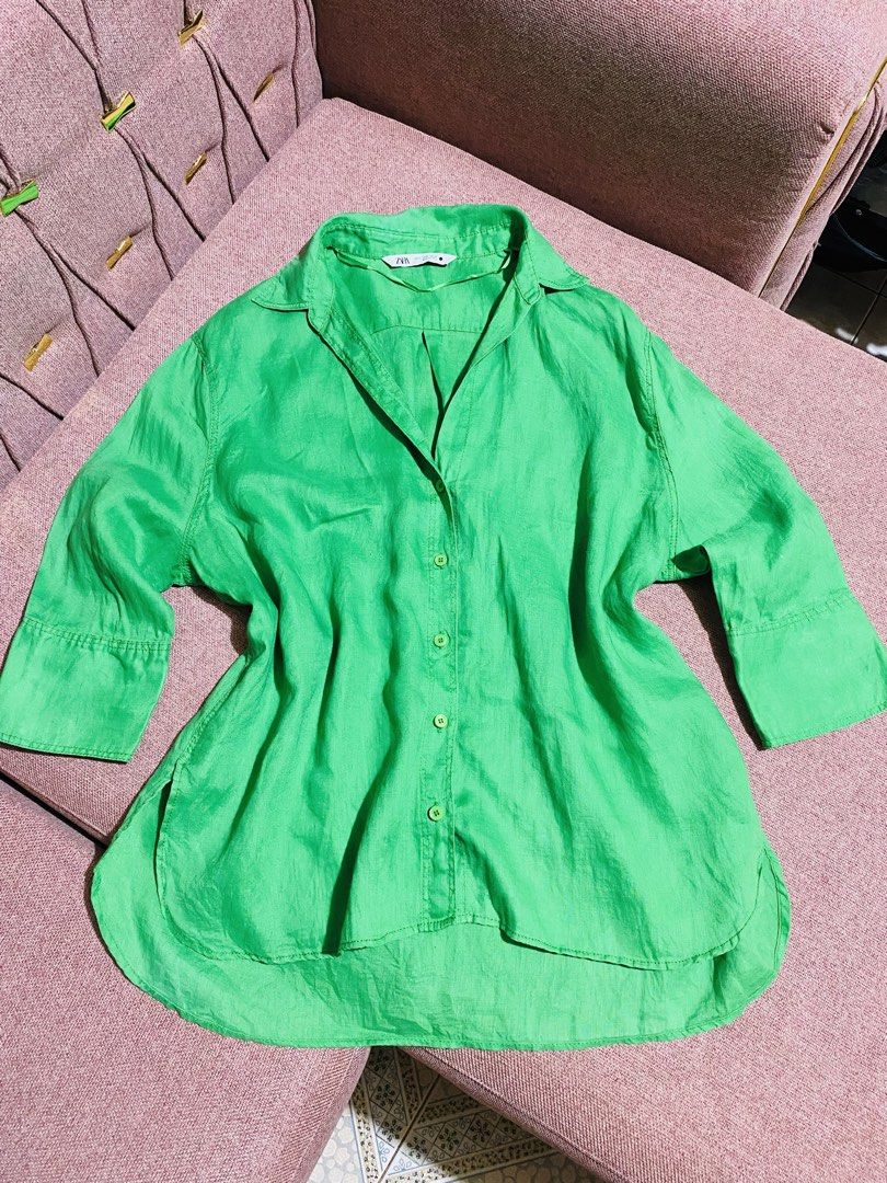 ZARA BLOUSE (Category: Sleeveless) located in Baguio. Submitted by vanity_kimo (Listing ID 1435518946, Image 1). Description: 🍀ZARA WOMEN 🍀MEDIUM ON TAG 🍀LIKE NEW CONDITION .