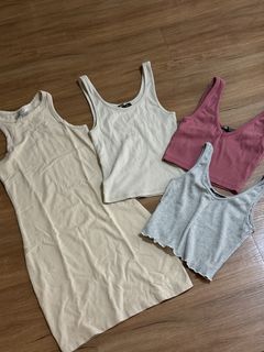 (Category: ) located in . Submitted by wardrobeloop (Listing ID 1435499262, Image 1). Description: .