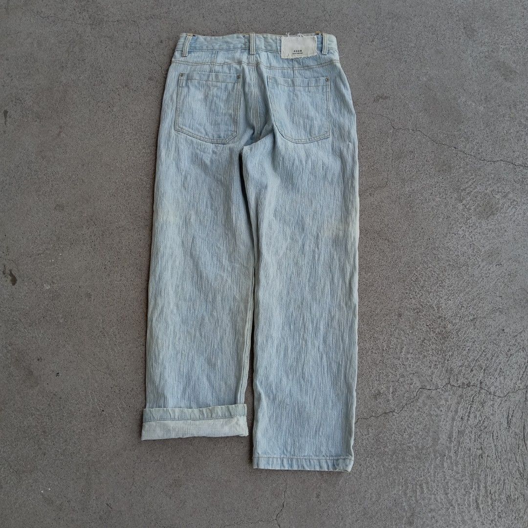Ader SS21 Baggy Selvedge Denim (Category: Jeans) located in Polomolok. Submitted by instajunk.phv2 (Listing ID 1437125281, Image 2). Description: Ader SS21 baggy selvedge light wash denim 31-32*40 13 thigh 9.5 leg opening Excellent to new No issue.