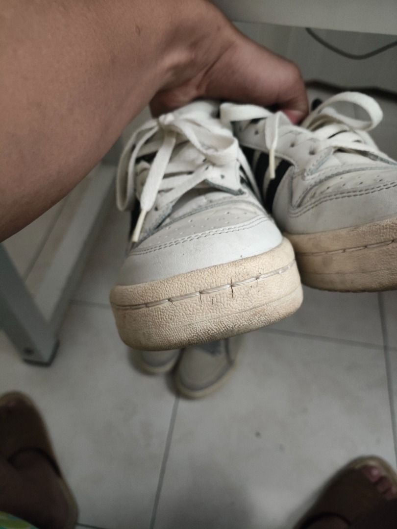 Adidas Forum Low (Category: Sneakers) located in Caloocan City. Submitted by oddly8940 (Listing ID 1437189799, Image 3). Description: Good as new, needs cleaning, light cracks. (With strap and box) Slight nego. +sf.