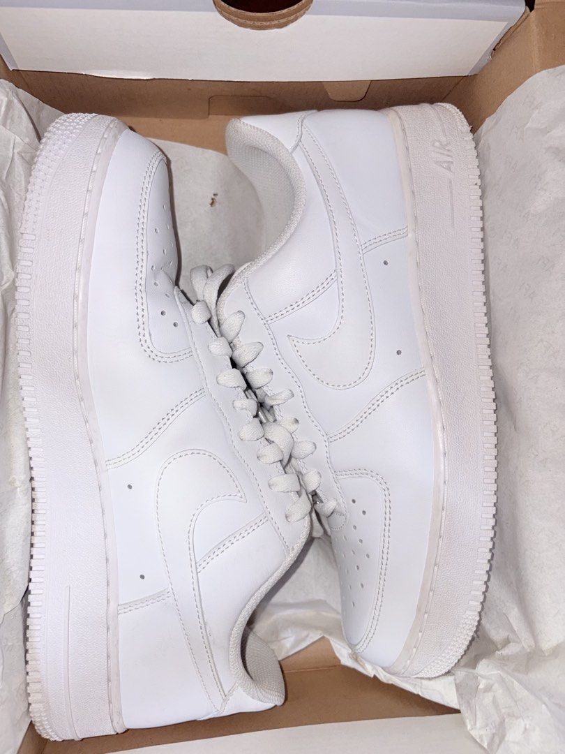 Af1 white (Category: Sneakers) located in Paranaque City. Submitted by carlgonzae45242 (Listing ID 1437148642, Image 1). Description: Size 10 Rep box only but same shoebox but different size tag Rfs: need money for school Stored in house only.