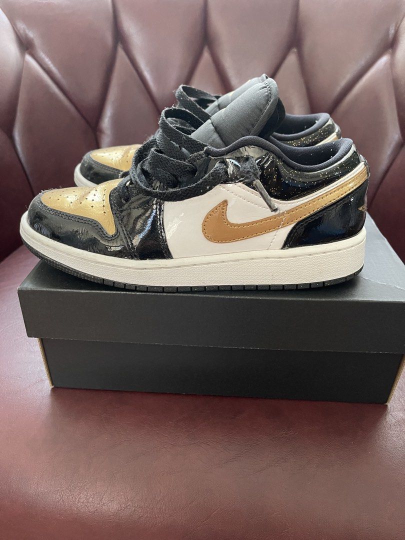 AIR JORDAN 1 LOW SE (GS) (Category: Babies & Kids Fashion) located in Makati City. Submitted by ibuyplenty (Listing ID 1437046140, Image 3). Description: Size 4.5Y.