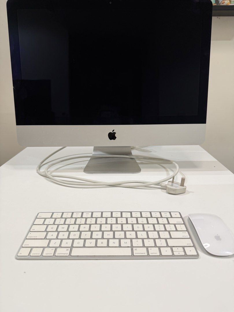 Apple iMac Desktop Computer with Keyboard and Mouse450353408036710400