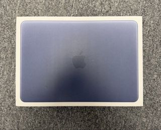 Apple MacBook Air 256457436240796733440