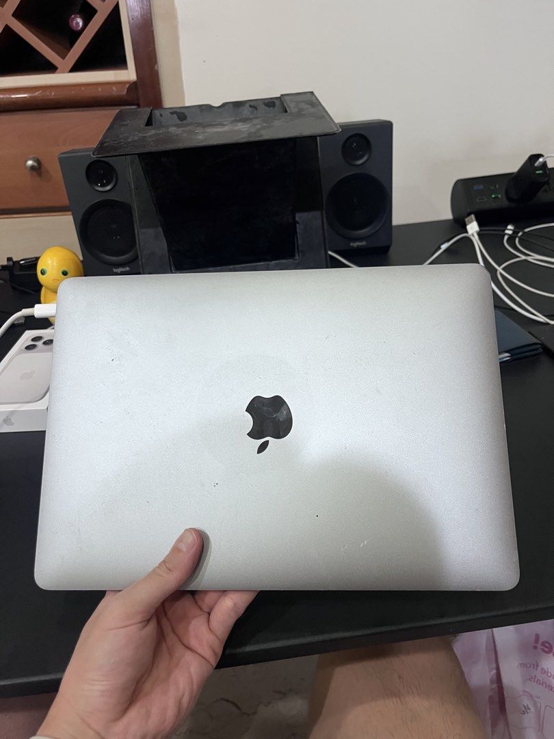 Apple MacBook Pro 13 inch 2017450352467621990400