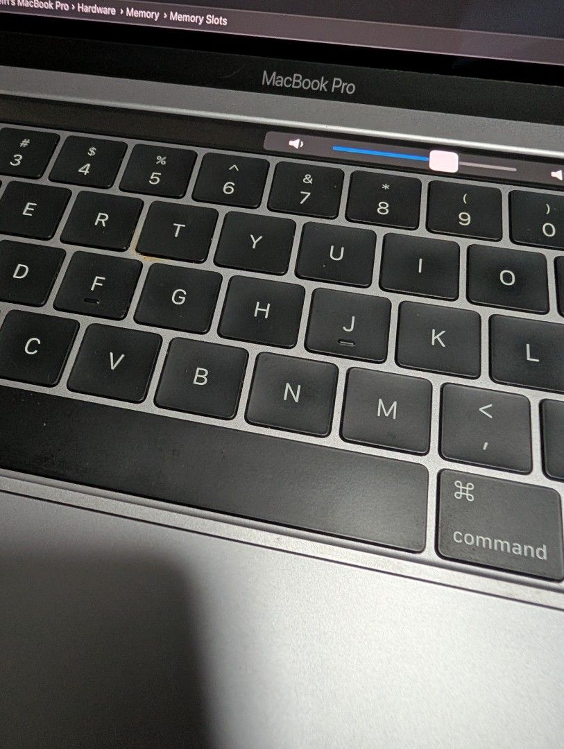 Apple MacBook Pro 13-inch 2018450622822275491842