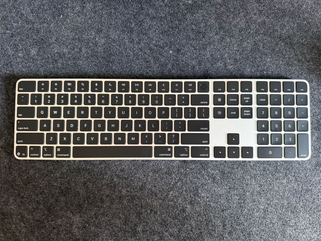 Apple Magic Keyboard with Touch ID and Numeric Keypad450244729069250560