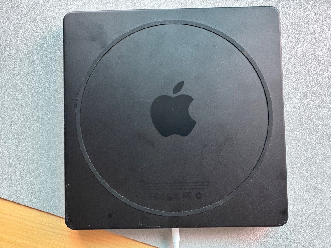 Apple USB SuperDrive - External Optical Drive A1379450157124697477122