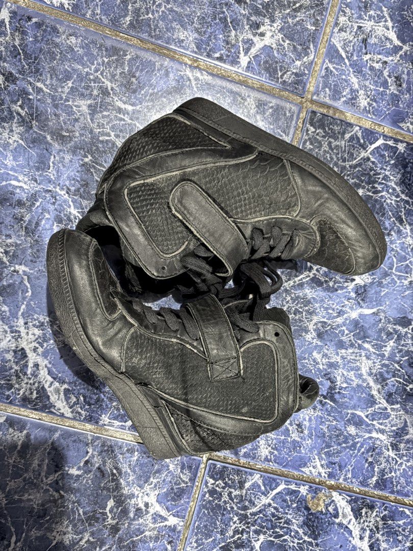 Ash Bowie Wedge Black Snake Skin (Category: Wedges) located in Manila. Submitted by ccarchives (Listing ID 1437182298, Image 2). Description: .