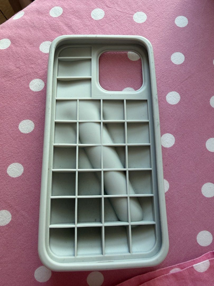 AUTHENTIC Rhode Phone Case 14 Pro Max (Category: Cases & Sleeves) located in Pasig City. Submitted by peonyfield (Listing ID 1437080919, Image 3). Description: - Authentic Rhode Phone Case for iPhone 14 Pro Max. - Sleek and modern design. - Provides great protection. - Comfortable to hold..